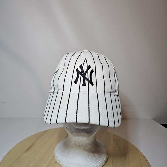 47 BRAND NEW YORK YANKEES STRAP BACK HAT PINSTRIPE WHITE AND BLACK YOUTH ADJUSTA - Picture 1 of 7